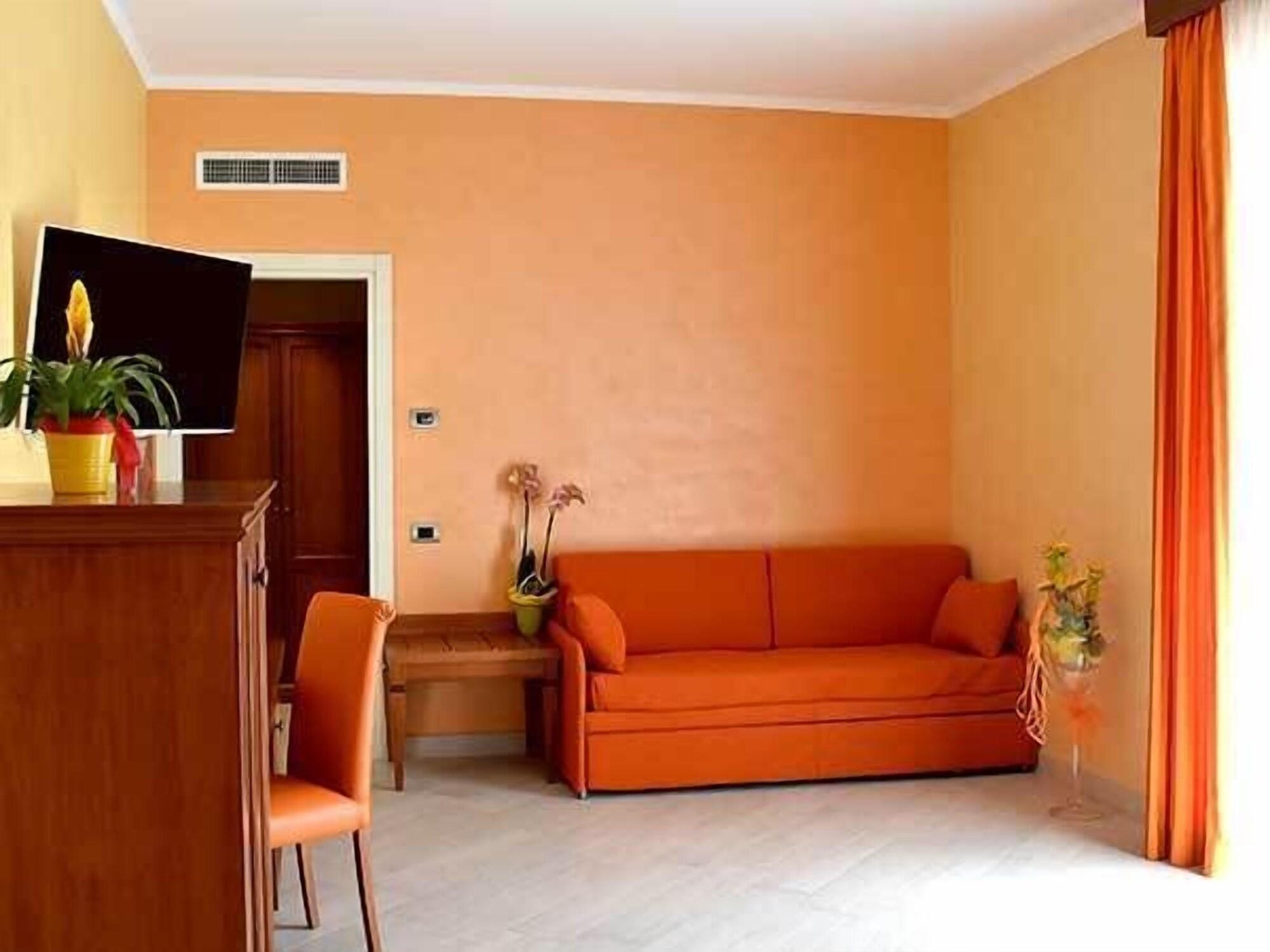 Hotel Riviera Azzurra オリヴェーリ エクステリア 写真